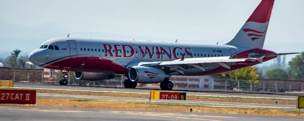 Самолет авиакомпании Red Wings в аэропорту Звартноц - Sputnik Արմենիա
