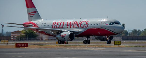 Самолет авиакомпании Red Wings в аэропорту Звартноц - Sputnik Армения