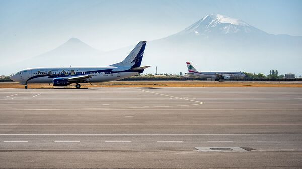 SCAT ու MEA ավիաընկերությունների ինքնաթիռները «Զվարթնոց» օդանավակայանում - Sputnik Արմենիա
