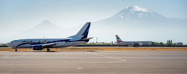 Самолеты авиакомпаний SCAT и MEA в аэропорту Звартноц - Sputnik Армения