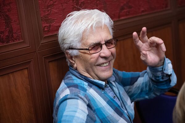 Турецким мелизмам не должно быть места в нашей музыке - интервью с Робертом Амирханяном Турецким мелизмам не должно быть места в нашей музыке - интервью с Робертом Амирханяном - Sputnik Армения