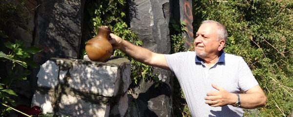 В Гарни исполнили последнюю волю писателя Кима Бакши - Sputnik Армения