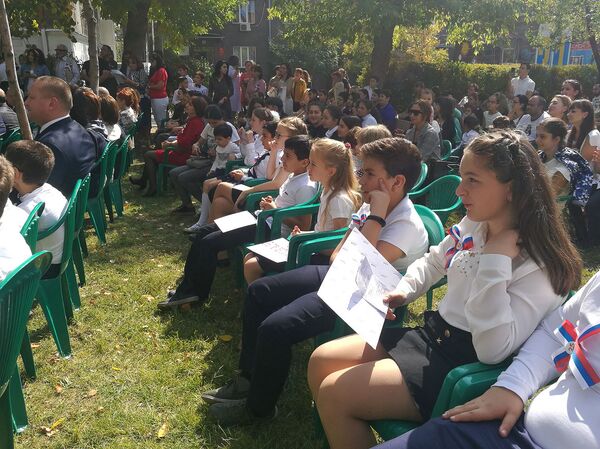 Никаких трений на национальной почве: школа Минобороны РФ в Ереване отметила юбилей - Sputnik Армения