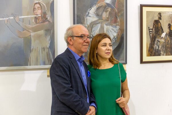 Разбившийся Черный квадрат и пойманный взгляд Андраника: краски Рубена Арутчяна Разбившийся Черный квадрат и пойманный взгляд Андраника: краски Рубена Арутчяна - Sputnik Армения