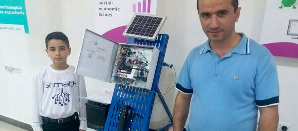 Умная система орошения, созданная школьниками из инженерного кружка ArMath в  городе Чаренцаван - Sputnik Արմենիա