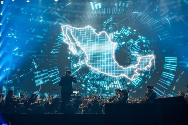 Торжественный старт WCIT-2019: Пашинян с семьей пришли на концерт Армина ван Бюрена Торжественный старт WCIT-2019: Пашинян с семьей пришли на концерт Армина ван Бюрена - Sputnik Армения