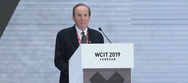 Выступление генерального секретаря Всемирного альянса информационных технологий и услуг (WITSA) Джеймса Пойзанта на открытии WCIT 2019 (7 октября 2019). Ереван - Sputnik Армения
