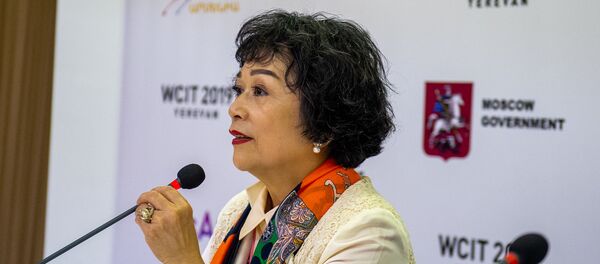 Президент Всемирного альянса информационных технологий и услуг (WITSA) Ивон Чу на пресс-конференции во время открытия WCIT 2019 (7 октября 2019). Ереван - Sputnik Армения