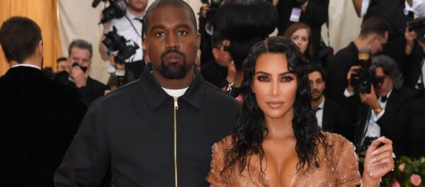 Канье Уэст с женой Ким Кардашьян-Уэст на балу Института костюма MET Gala 2019 Канье Уэст с женой Ким Кардашьян-Уэст на балу Института костюма MET Gala 2019 - Sputnik Армения