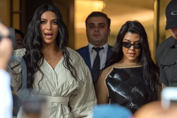 Քիմ Քարդաշյանը դուրս եկավ հյուրանոցից ու «անհետացավ». Աբովյանում ասեղ գցելու տեղ չկար Քիմ Քարդաշյանը դուրս եկավ հյուրանոցից ու «անհետացավ». Աբովյանում ասեղ գցելու տեղ չկար - Sputnik Արմենիա