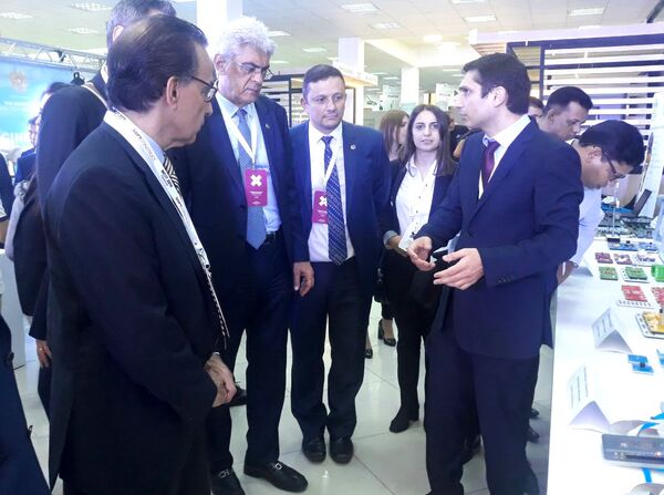 Миноискатели да волшебное зеркало: DigiTec Expo поможет армянскому спецназу и красоткам - Sputnik Армения