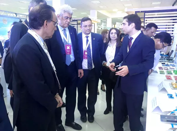 Миноискатели да волшебное зеркало: DigiTec Expo поможет армянскому спецназу и красоткам Миноискатели да волшебное зеркало: DigiTec Expo поможет армянскому спецназу и красоткам - Sputnik Армения