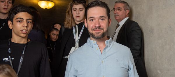 Алексис Оганян посетил форум WCIT 2019 (8 октября 2019). Ереван Алексис Оганян посетил форум WCIT 2019 (8 октября 2019). Ереван - Sputnik Армения