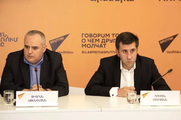 Экс-сотрудник Минюста Норайр Паносян арестован только из-за связи с главой КС — адвокат Экс-сотрудник Минюста Норайр Паносян арестован только из-за связи с главой КС — адвокат - Sputnik Армения