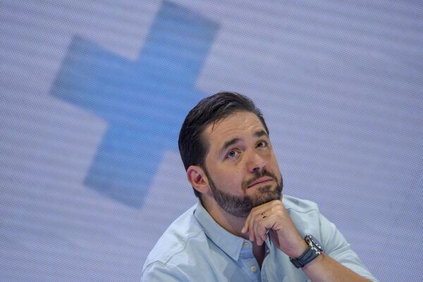 Внук беженцев-армян из Турции: Forbes рассказал об истории Алексиса Оганяна - Sputnik Армения