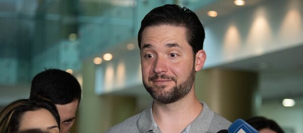 Без их разрешения – презентация книги Алексиса Оганяна (8 октября 2019). Еревaн - Sputnik Армения