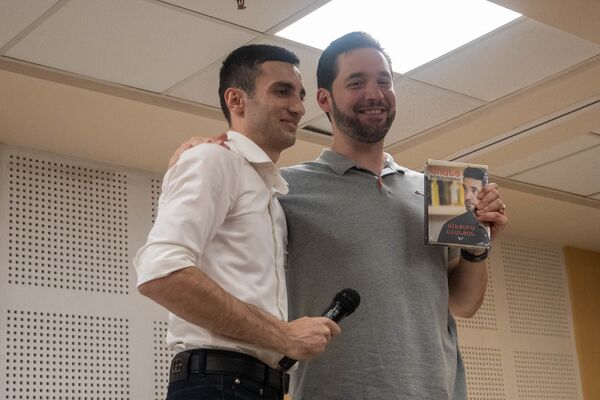 IT–гений Алексис Оганян: от сына иммигранта до Армянского Цукерберга - Sputnik Армения