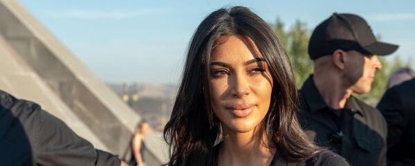 Ким Кардашьян посетила мемориальный комплекс Цицернакаберд (8 октября 2019). Ереван - Sputnik Армения