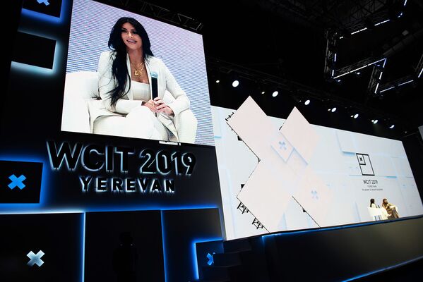 Ким Кардашьян на форуме WCIT 2019 (8 октября 2019). Ереван - Sputnik Армения