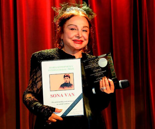 Երբ դուռդ փակում ես, որ մենակ մնաս, միշտ ամենասիրելի մարդու մատներն են դռան տակ մնում Երբ դուռդ փակում ես, որ մենակ մնաս, միշտ ամենասիրելի մարդու մատներն են դռան տակ մնում - Sputnik Արմենիա