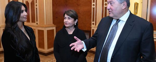 Президент Армен Саркисян встретился с Ким Кардашьян (8 октября 2019). Еревaн Президент Армен Саркисян встретился с Ким Кардашьян (8 октября 2019). Еревaн - Sputnik Արմենիա
