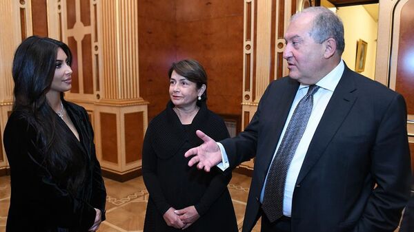 Президент Армен Саркисян встретился с Ким Кардашьян (8 октября 2019). Еревaн - Sputnik Армения