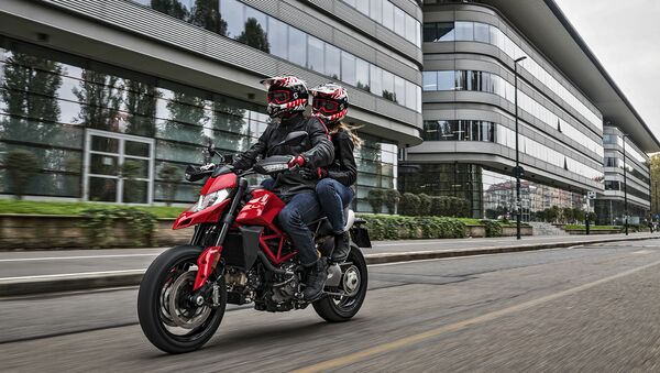 В Армении скоро можно будет прокатиться на новеньких моделях мотоциклов Ducati Hypermotard 950 - Sputnik Армения