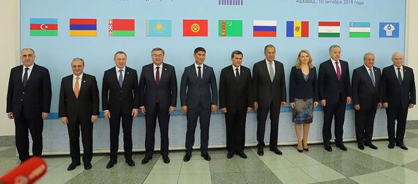 Глава МИД Армении Зограб Мнацаканян на заседании Совета министров иностранных дел стран-участниц СНГ в расширенном формате (10 октября 2019). Ашхабад - Sputnik Արմենիա