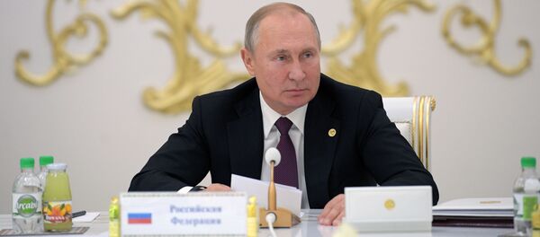 Президент России Владимир Путин на заседании Совета глав государств СНГ (11 октября 2019). Ашхабад - Sputnik Армения