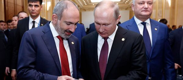 Премьер-министр Армении Никол Пашинян и президент России Владимир Путин во время заседания Совета глав государств СНГ (11 октября 2019). Ашхабад - Sputnik Արմենիա