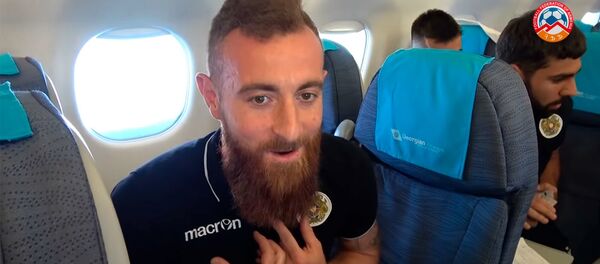 Сборная Армении летит на игру с Лихтенштейном Сборная Армении летит на игру с Лихтенштейном - Sputnik Արմենիա