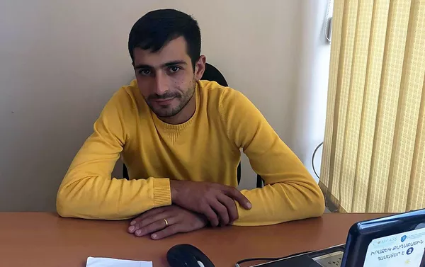 И.о. исполнительного директора фонда Гюмри без домиков Геворг Григорян И.о. исполнительного директора фонда Гюмри без домиков Геворг Григорян - Sputnik Армения