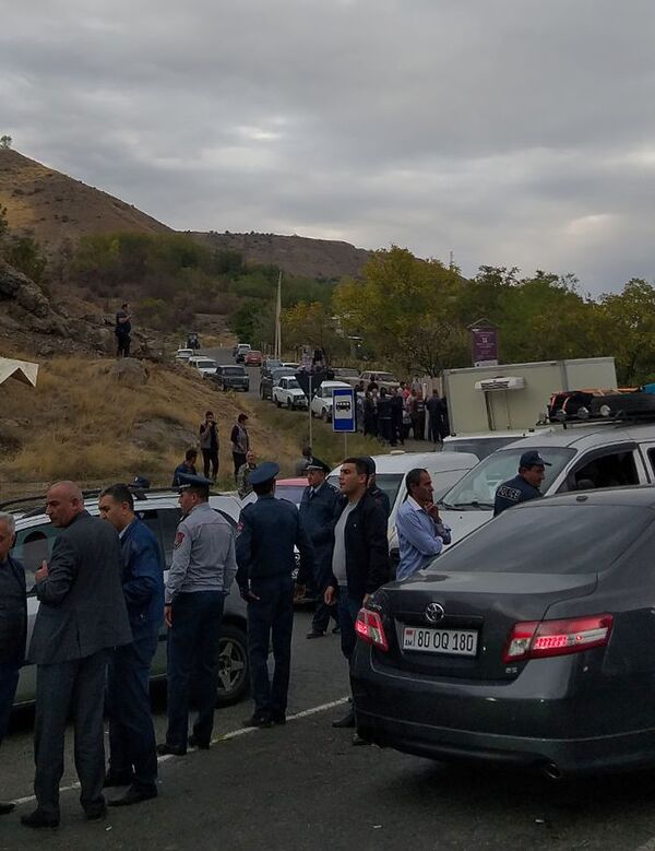 Գյուղացիները փակել էին Երևան-Մեղրի ճանապարհը. պատճառը խաղողի գինն է. լուսանկարներ - Sputnik Արմենիա