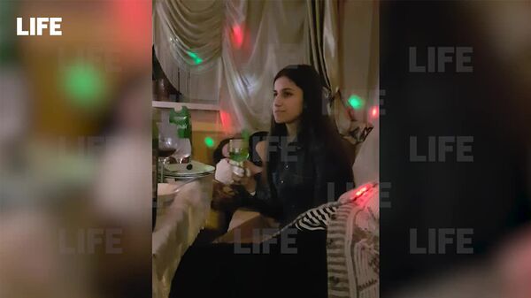 Заткнись на секунду! Как праздновали Новый год в семье Хачатурян — сеть в шоке от видео Заткнись на секунду! Как праздновали Новый год в семье Хачатурян — сеть в шоке от видео - Sputnik Армения