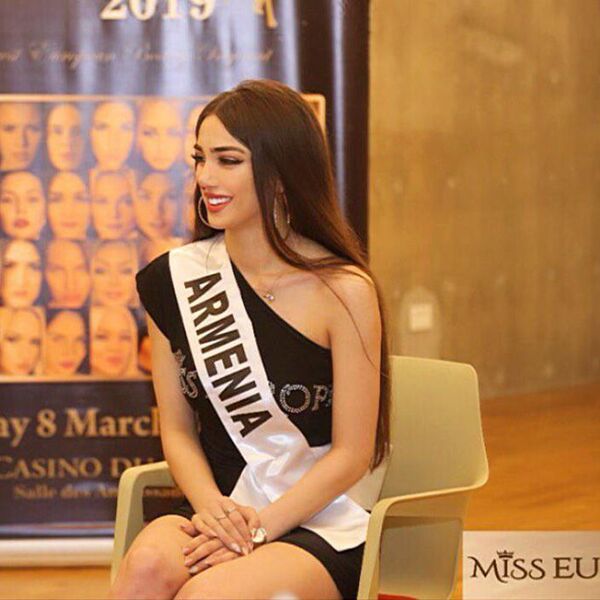 Заклевали на родине: красавица-модель Егорян из Кыргызстана хочет переехать в Армению Заклевали на родине: красавица-модель Егорян из Кыргызстана хочет переехать в Армению - Sputnik Армения