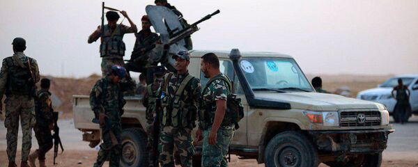 Сирийские войска развертываются на авиабазе Табка в Ракке (14 октября 2019). Сирия - Sputnik Արմենիա