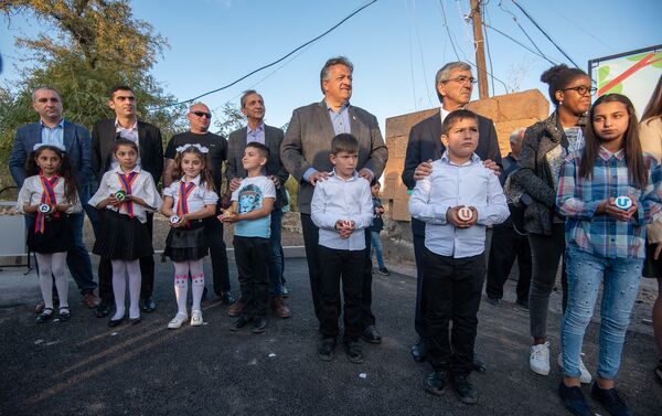 Гости и участники церемонии презентации парка Дружбы (17 октября 2019). Гюмри - Sputnik Армения