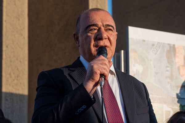 Мэр Гюмри Самвел Баласанян на церемонии презентации парка Дружбы (17 октября 2019). Гюмри - Sputnik Армения