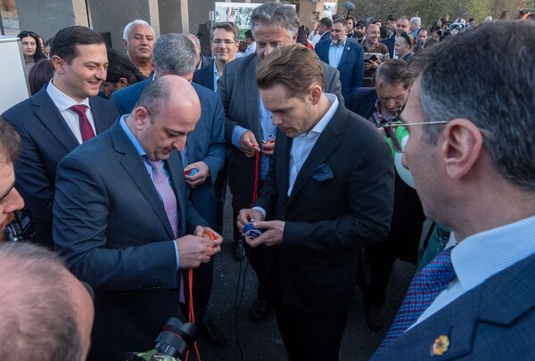 Вместо домиков аттракционы: Рубен Варданян рассказал, как преобразится Парк Дружбы Гюмри - Sputnik Армения