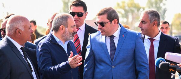 Пашинян посетил строящуюся в Гюмри автотаможню - Sputnik Армения