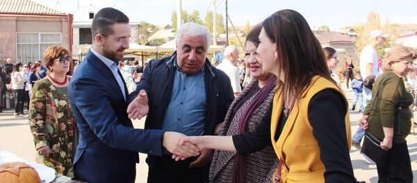 Заместитель министра образования и науки Геворг Лорецян на фестивале хапамы в селе Арапи Заместитель министра образования и науки Геворг Лорецян на фестивале хапамы в селе Арапи - Sputnik Արմենիա