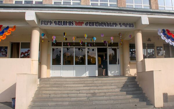 Церемония открытия центра русского языка в Ереванской основной школе номер 181 (21 октября 2019). Еревaн - Sputnik Армения