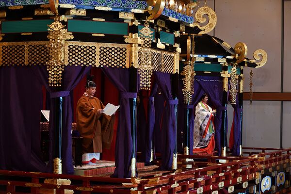 Император Нарухито на церемонии интронизации в Императорском дворце (22 октября 2019). Токио - Sputnik Армения