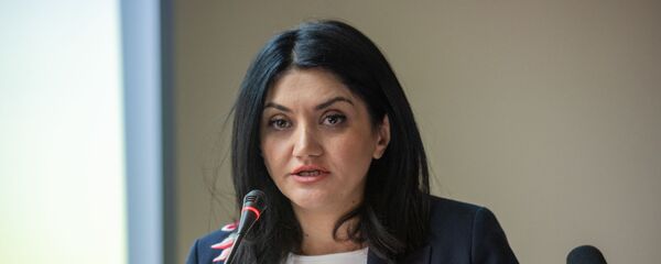 Замминистра здравоохранения Армении Лена Нанушян на мероприятии, посвященном 30-летию создания Республиканского Центра по профилактике СПИДа (23 октября 2019). Еревaн Замминистра здравоохранения Армении Лена Нанушян на мероприятии, посвященном 30-летию создания Республиканского Центра по профилактике СПИДа (23 октября 2019). Еревaн - Sputnik Армения