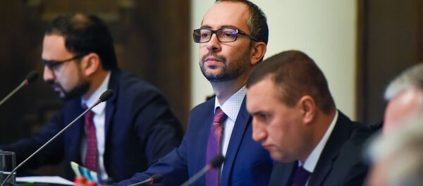 Руководитель аппарата премьер-министра Эдуард Агаджанян на заседании правительства Армении (24 октября 2019). Еревaн Руководитель аппарата премьер-министра Эдуард Агаджанян на заседании правительства Армении (24 октября 2019). Еревaн - Sputnik Армения