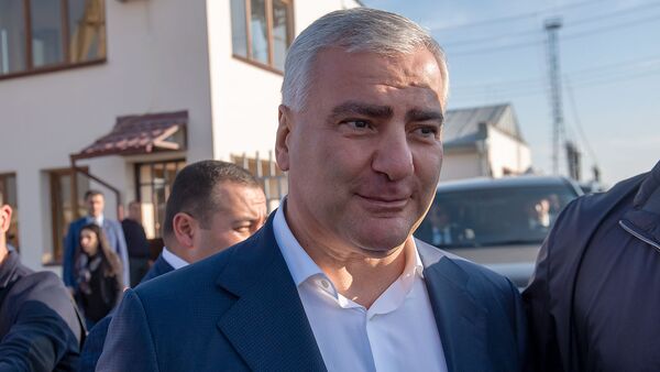 Российско-армянский предприниматель, владелец холдинга Ташир груп Самвел Карапетян на открытии отремонтированной высоковольтной подстанции Ахтанак (24 октября 2019). Еревaн - Sputnik Արմենիա