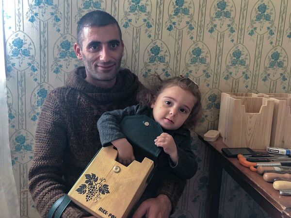 Գյումրեցի երիտասարդը «հեղափոխություն» է անում նորաձևության ոլորտում. լուսանկարներ Գյումրեցի երիտասարդը «հեղափոխություն» է անում նորաձևության ոլորտում. լուսանկարներ - Sputnik Արմենիա