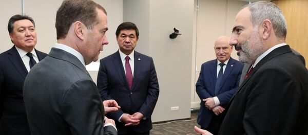 Премьер-министры Армении, России, Казахстана, Киргизии и председатель Исполнительного комитета - исполнительного секретаря СНГ перед началом заседания Евразийского межправительственного совета (25 октября 2019). Москвa Премьер-министры Армении, России, Казахстана, Киргизии и председатель Исполнительного комитета - исполнительного секретаря СНГ перед началом заседания Евразийского межправительственного совета (25 октября 2019). Москвa - Sputnik Армения