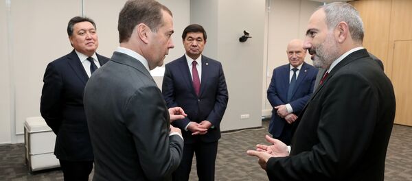 Премьер-министры Армении, России, Казахстана, Киргизии и председатель Исполнительного комитета - исполнительного секретаря СНГ перед началом заседания Евразийского межправительственного совета (25 октября 2019). Москвa Премьер-министры Армении, России, Казахстана, Киргизии и председатель Исполнительного комитета - исполнительного секретаря СНГ перед началом заседания Евразийского межправительственного совета (25 октября 2019). Москвa - Sputnik Արմենիա