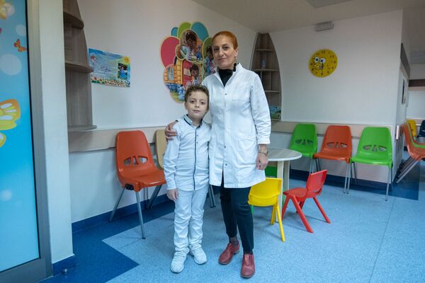 Դու մենակ չես. 7-ամյա Էրիկը գտել է երկրորդ «ես»-ն ու Նարեկի օգնությամբ հաղթահարել քաղցկեղը - Sputnik Արմենիա